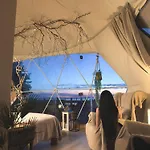 Romantic Dome - Private Hot Tube, Sauna & View Wapnica (West Pomeranian)