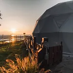 Romantic Dome - Private Hot Tube, Sauna & View 럭셔리텐트 *