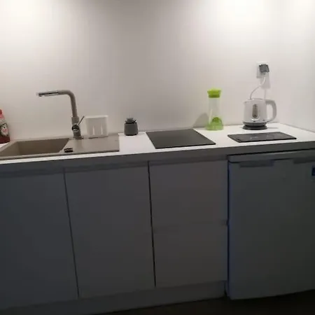 Campo de lujo Waterfront Glamping - Private Hot Tube, Sauna & Sunset View Wapnica (West Pomeranian)