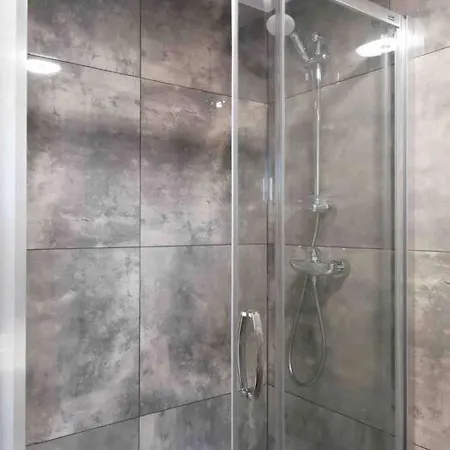 Waterfront Glamping - Private Hot Tube, Sauna & Sunset View