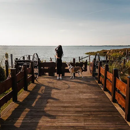 Romantic Dome - Private Hot Tube, Sauna & View Glamping