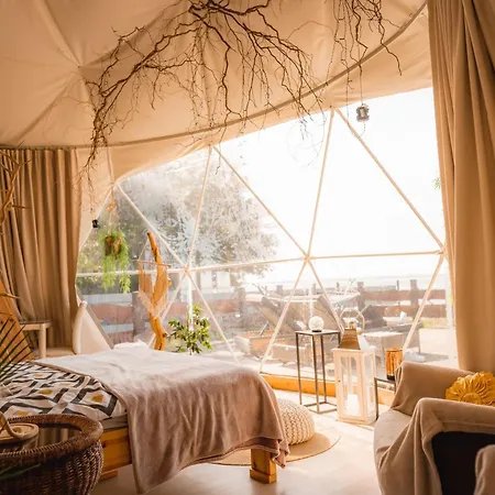 Campo de lujo Romantic Dome - Private Hot Tube, Sauna & View