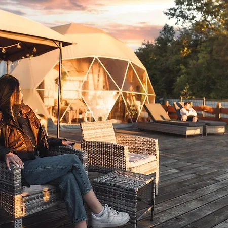 럭셔리텐트 Romantic Dome - Private Hot Tube, Sauna & View Wapnica (West Pomeranian)
