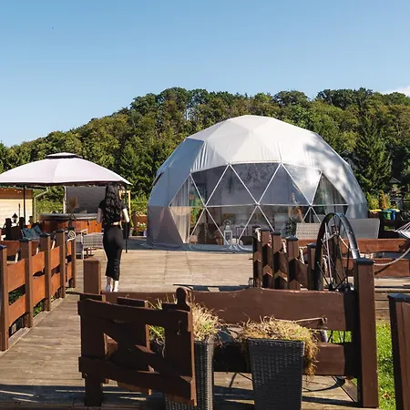Campo de lujo Romantic Dome - Private Hot Tube, Sauna & View Wapnica (West Pomeranian)