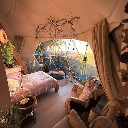 Romantic Dome - Private Hot Tube, Sauna & View