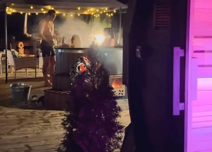 Romantic Dome - Private Hot Tube, Sauna & View Campo de lujo *