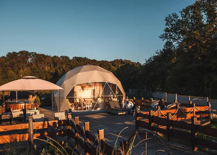 Campo de lujo Romantic Dome - Private Hot Tube, Sauna & View