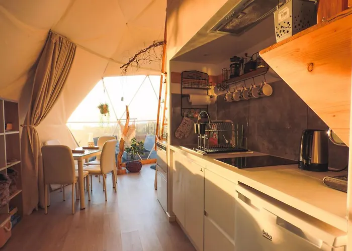 Romantic Dome - Private Hot Tube, Sauna & View Wapnica (West Pomeranian)