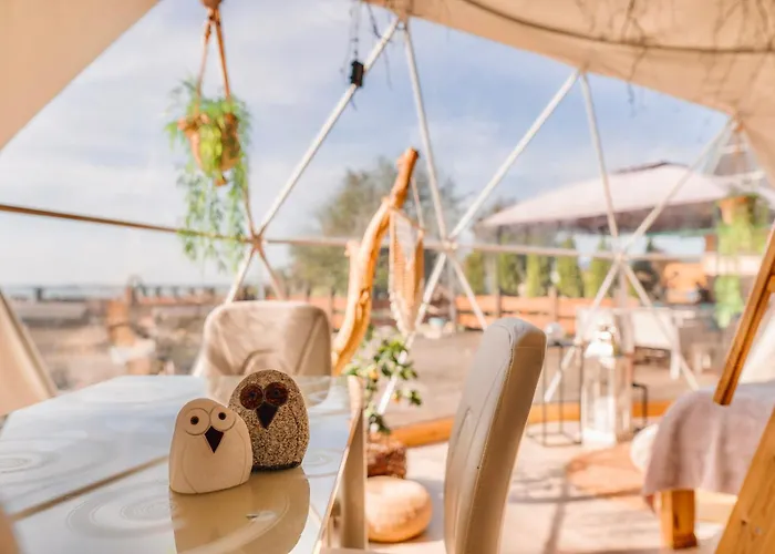 Romantic Dome - Private Hot Tube, Sauna & View Campo de lujo Wapnica (West Pomeranian)